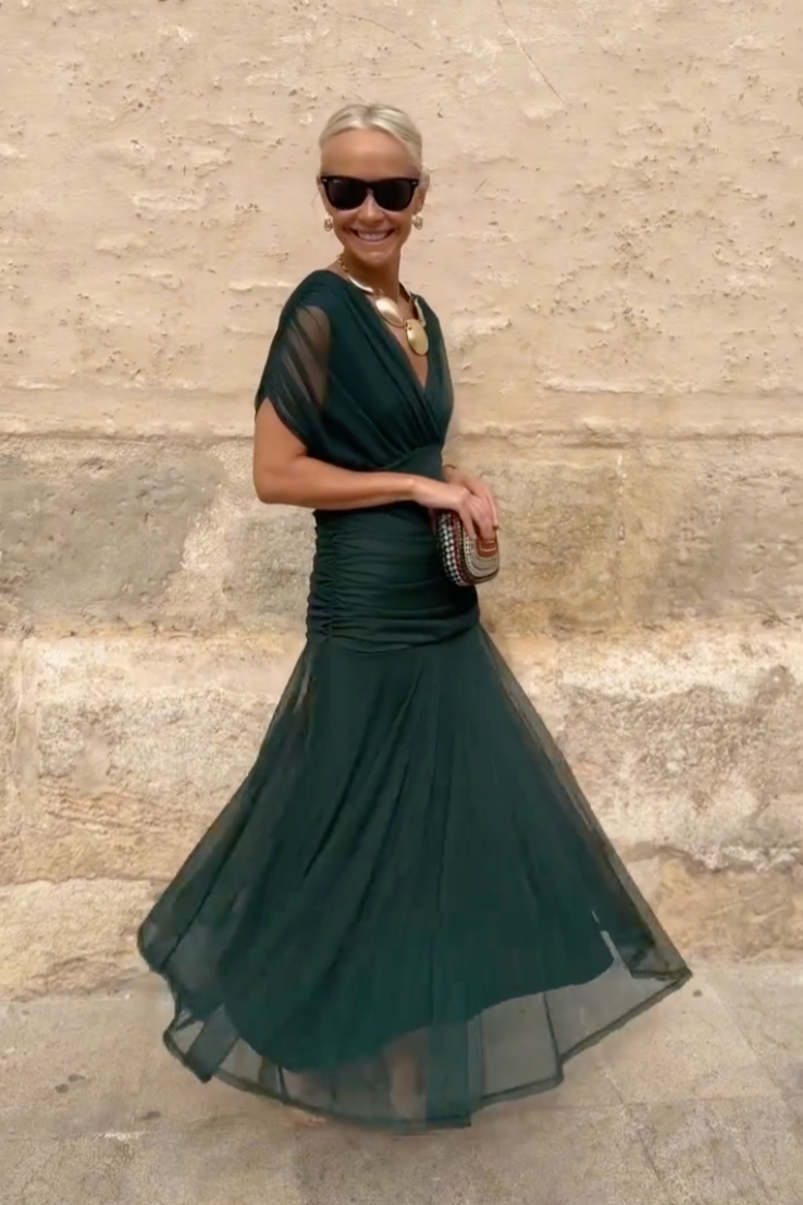 Elegant V-Neck Fantasy Party Maxi Dress – Dreamy Gradient Flowing Gown for Special Occasions