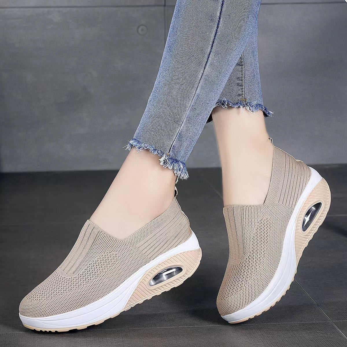 Orthopedic Walking Sneakers with Arch Support and Cushioned Comfort