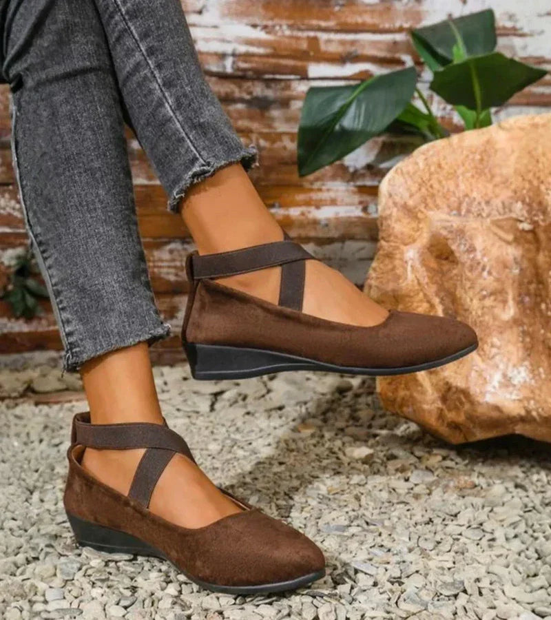 Elegant Closed-Toe Wedge Ballet Flats with All-Day Support