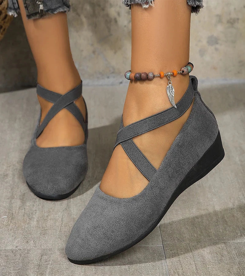Elegant Closed-Toe Wedge Ballet Flats with All-Day Support