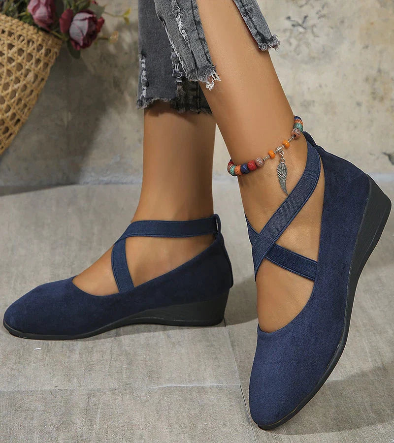 Elegant Closed-Toe Wedge Ballet Flats with All-Day Support