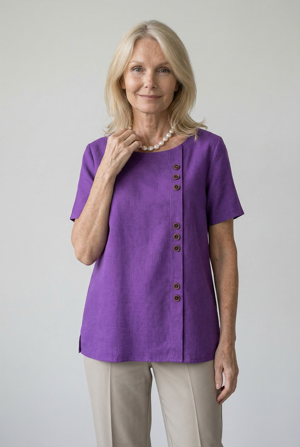 Elegant Women's Linen Blouse with Button-Front Closure