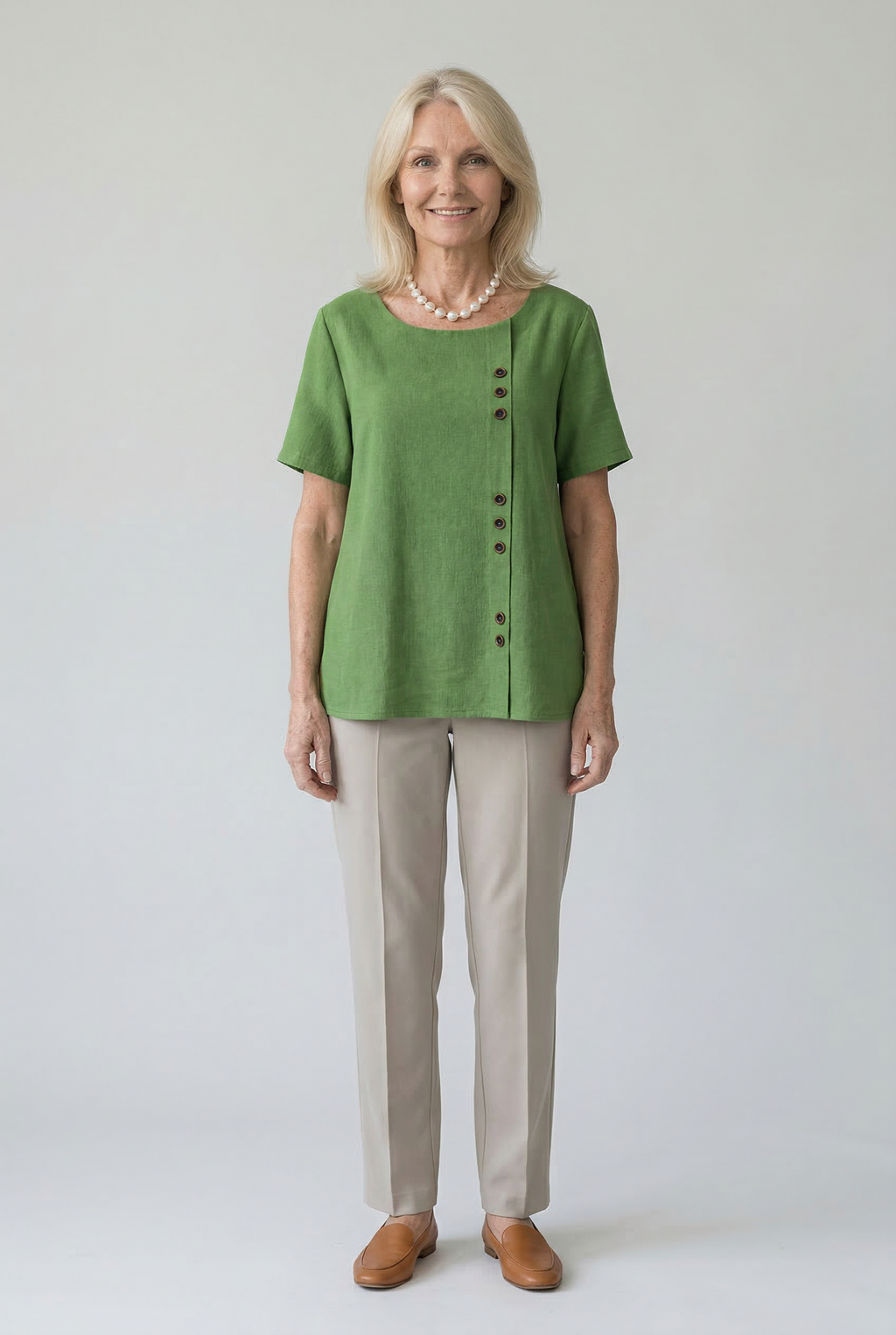 Elegant Women's Linen Blouse with Button-Front Closure