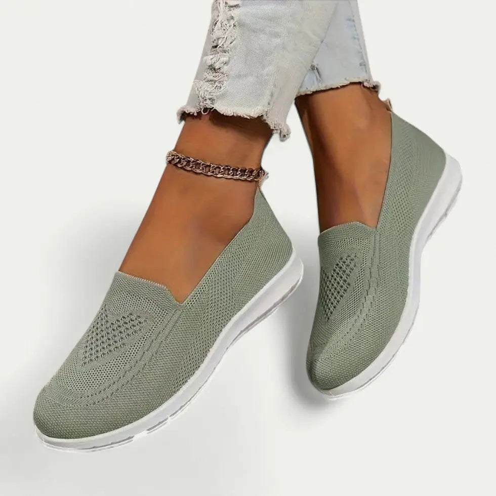 Women's Slip On Walking Shoes - Cushioned, Mesh & Comfort Fit