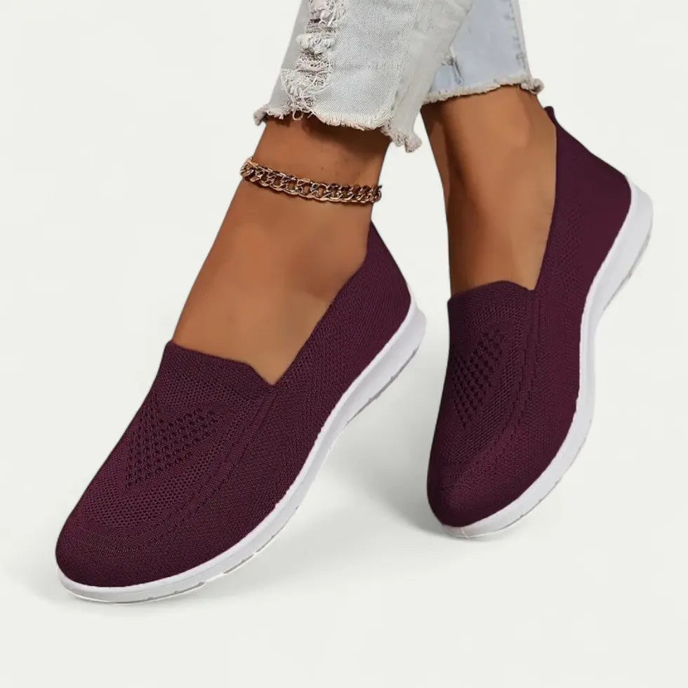 Women's Slip On Walking Shoes - Cushioned, Mesh & Comfort Fit