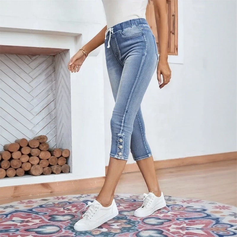 Comfortable Stretch Capri Jeans with Adjustable Waist