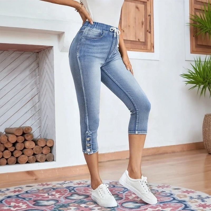 Comfortable Stretch Capri Jeans with Adjustable Waist