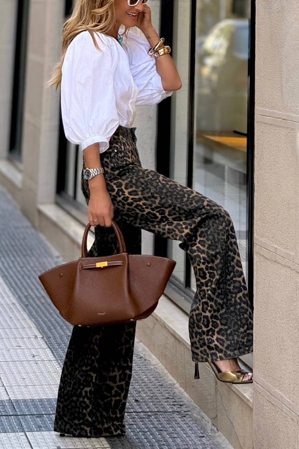 Perla | Wild Feel leopard print high waist wide leg denim jeans with pockets
