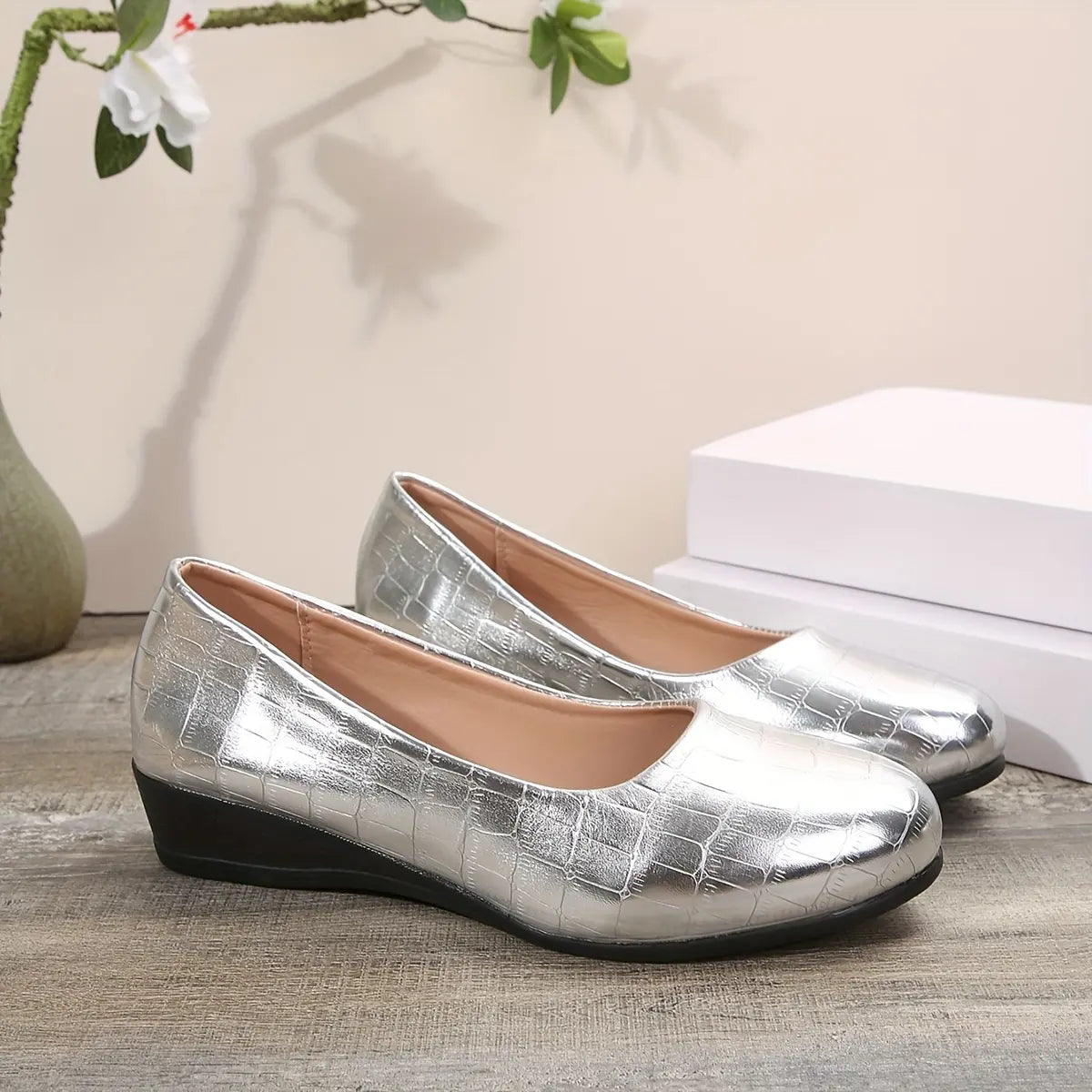 Orthopedic Leather Shoes for Women – Lightweight, Non-Slip & Breathable