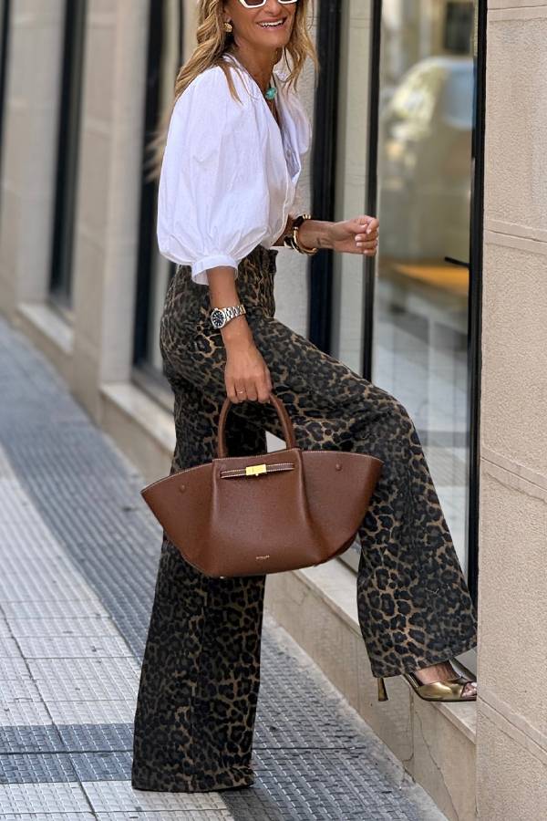 Perla | Wild Feel leopard print high waist wide leg denim jeans with pockets